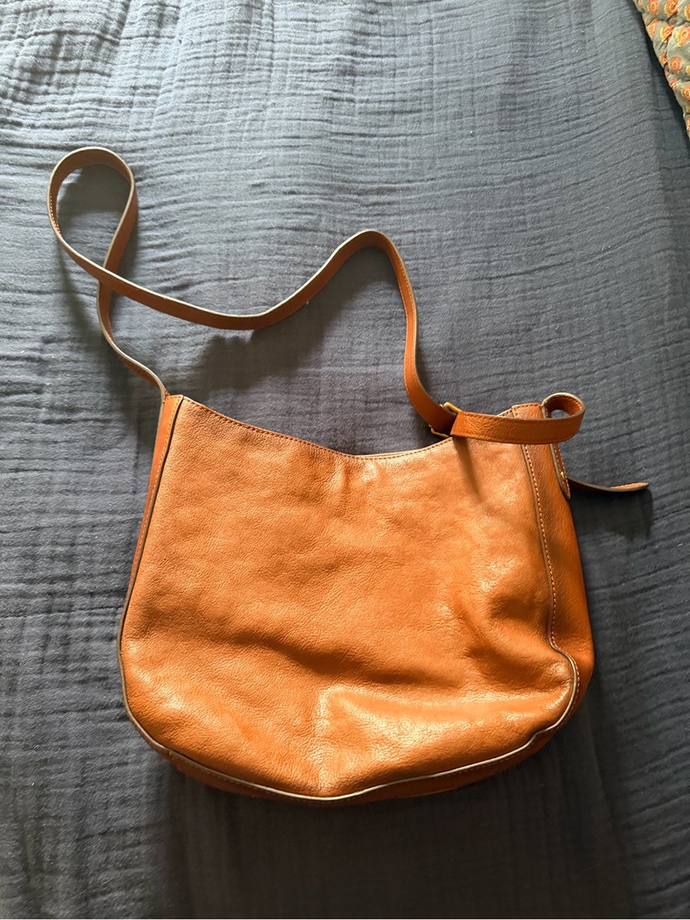 FRYE - Leather Crossbody Bag Purse in Cognac Brown - Picture 3 of 7